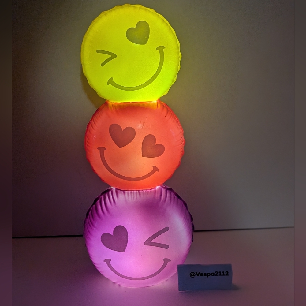 Summer Blow Mold Smiley Balloon Light Up Emoji Valentines Hearts Birthday Gift